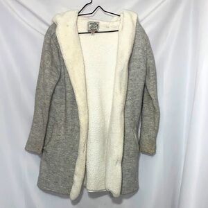 Snails & Cinnamon Wo size Medium  Cozy Gray and Cream SHERPA Hooded Cardigan